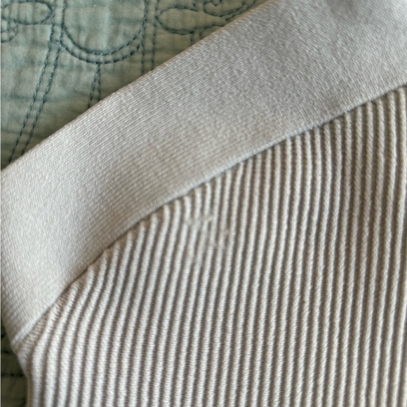 Babaton sculpt knit cross crop top size XS - Picture 4 of 4